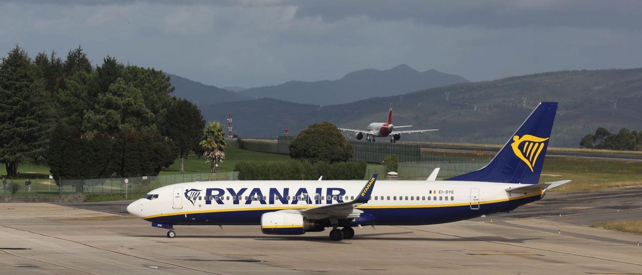 Ryanair deja Peinador como su aeropuerto en España con menos plazas y destinos