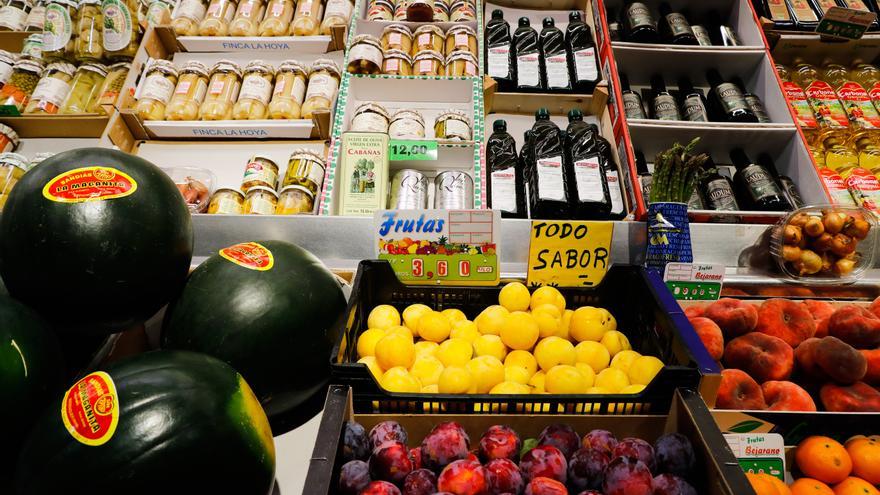 Competencia advierte de que está prohibido fijar topes a los precios de alimentos.