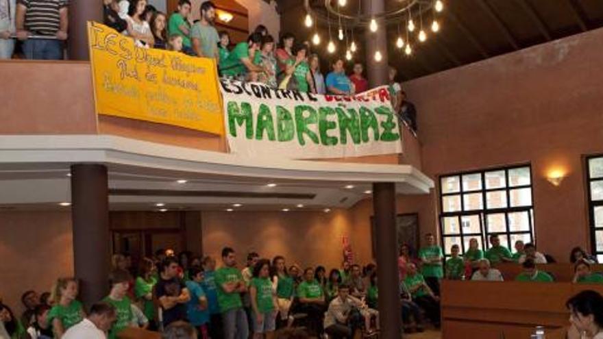 Profesores, ayer, en el  Pleno de San Martín. | fernando rodríguez