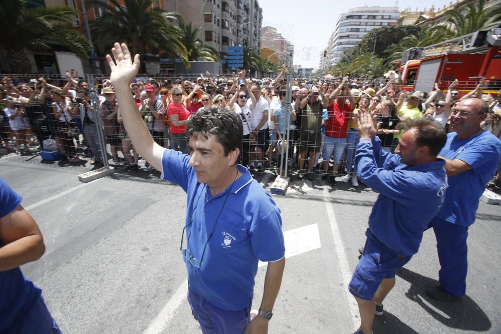 La segunda mascletà de las Hogueras 2019 en imágenes