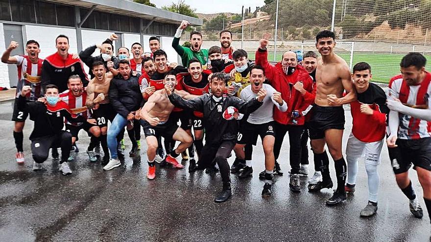 Celebración acerista tras el último triunfo.  | CD ACERO