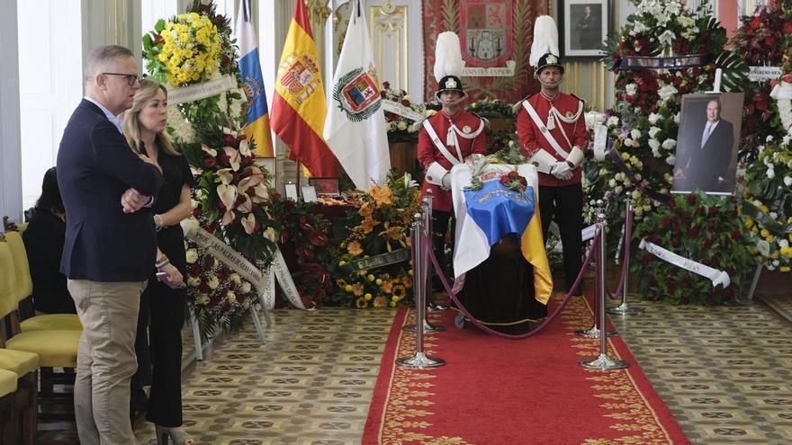 Despedida religiosa a Saavedra en un funeral este jueves en la Catedral