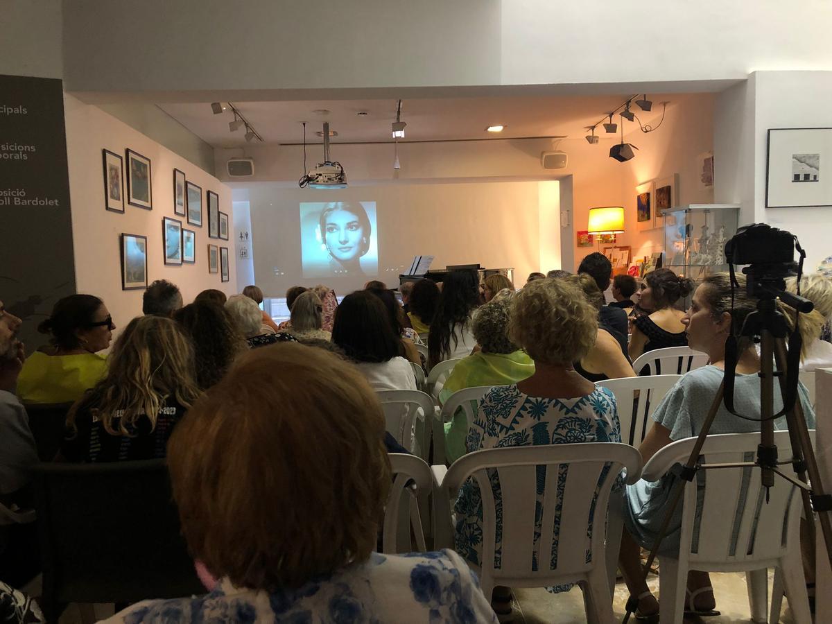 Lorena y su padre Carlos Bonnín rinden homenaje a María Callas