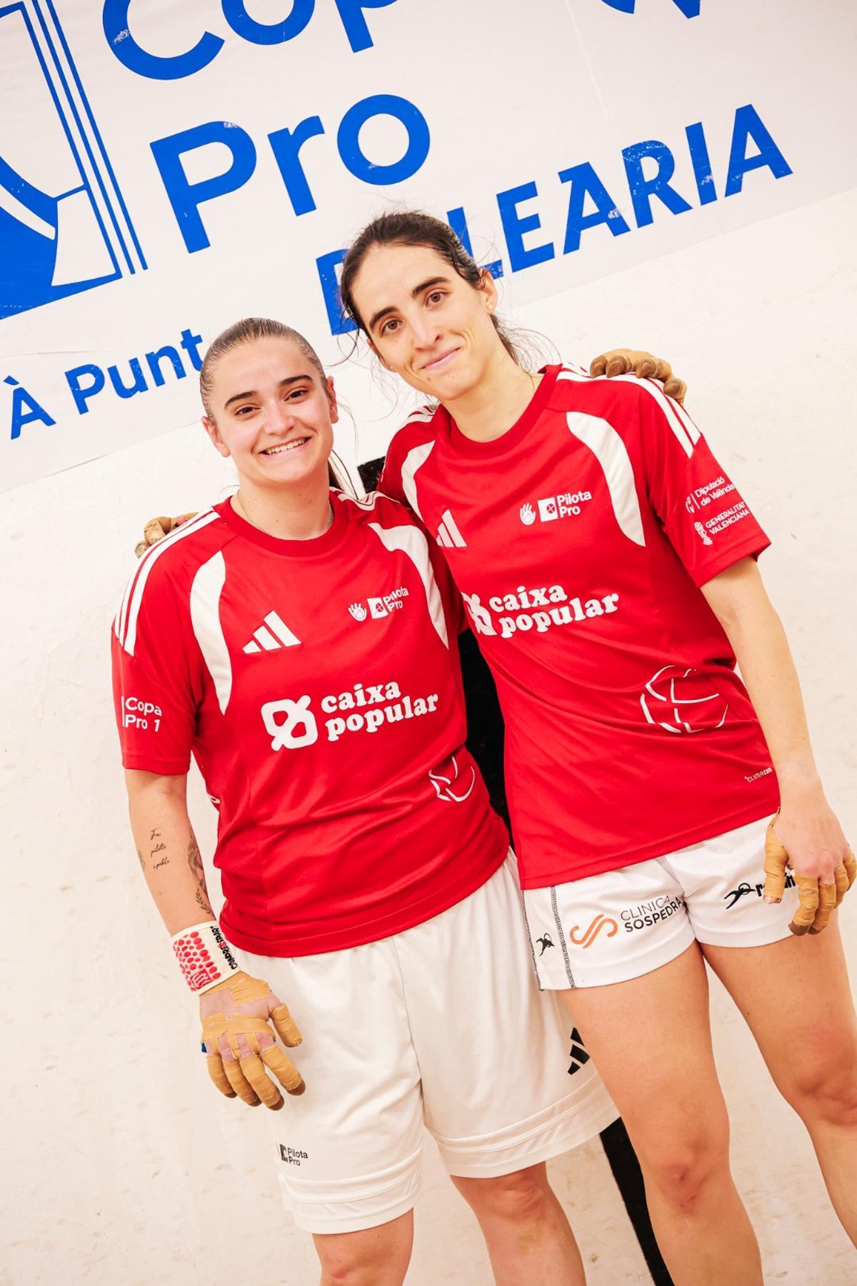 Victoria i Mireia (Ajuntament de València) s'emporten l'anada de semifinals al trinquet de Bellreguard.