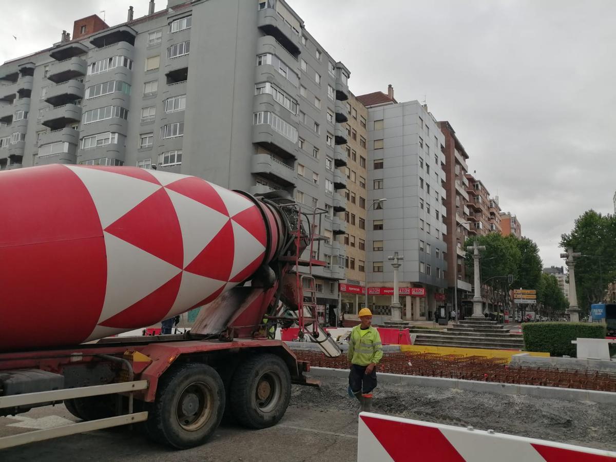 Obras en las Tres Cruces este jueves.