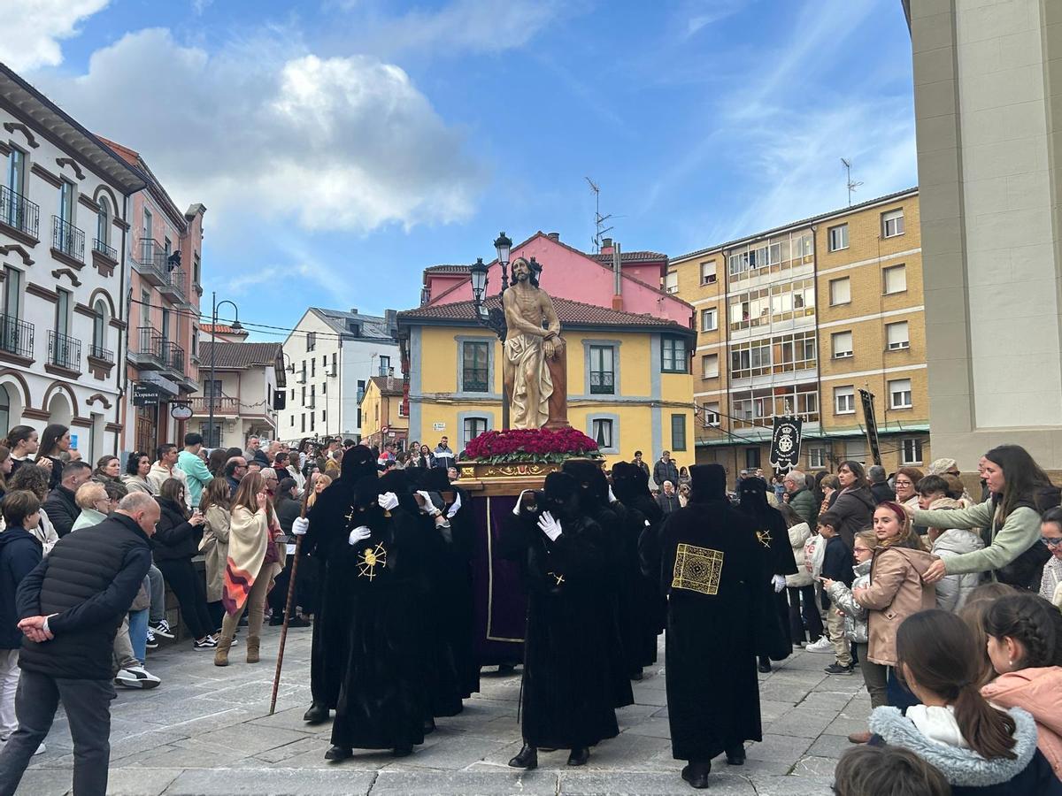 En Imágenes: La Procesión de los Nazarenos en Candás