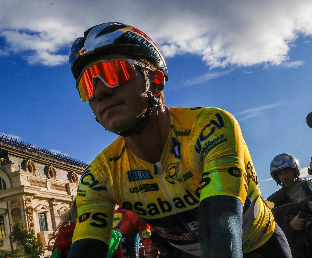 Evenepoel se corona en Valencia y Raúl García Pierna gana la última etapa Evenepoel se corona en Valencia y Raúl García Pierna gana la última etapa