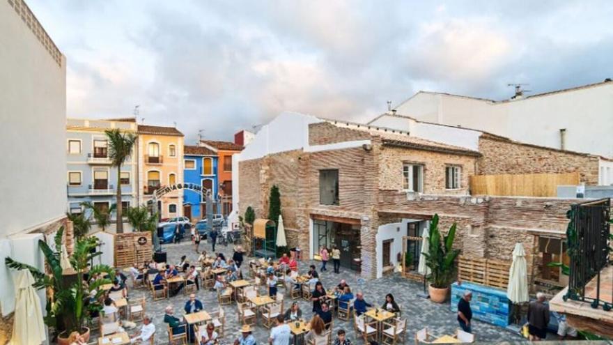 Buenas noticias para los jubilados: estos son los destinos con playa que tienen plaza en el Imserso