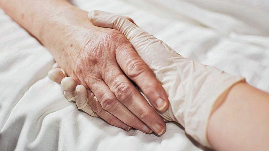 Sanidad autoriza por primera vez la eutanasia a dos enfermos valencianos - Vimarsana News