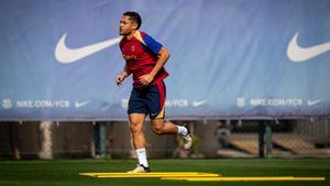 Vitor Roque, en una imagen del entrenamiento en la Joan Gamper