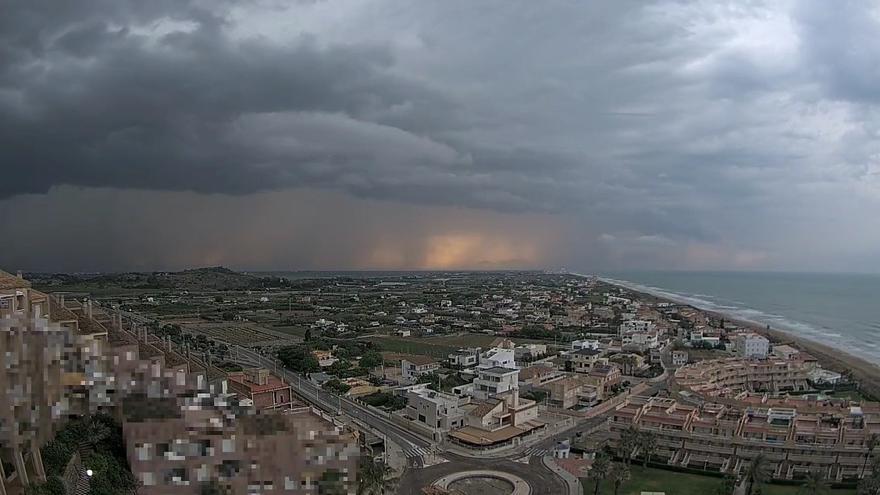 Así se ha formado la tormenta de esta tarde en Cullera