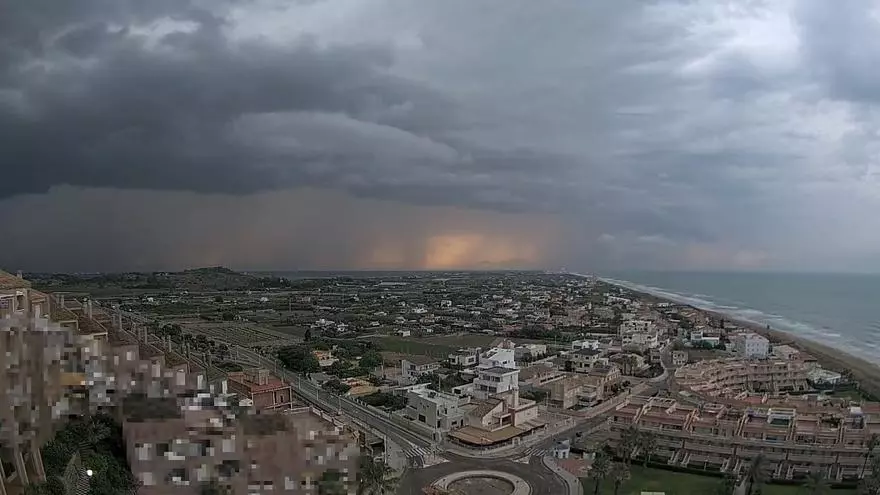 Así se ha formado la tormenta de esta tarde en Cullera