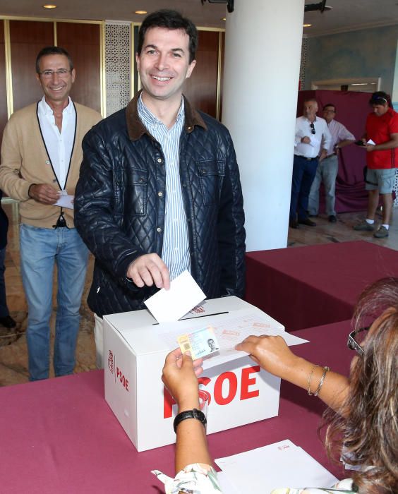 Caballero, nuevo líder de los socialistas gallegos