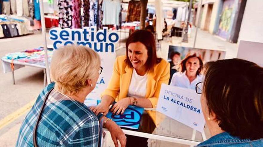 La candidata popular, en su «oficina de la alcaldesa».