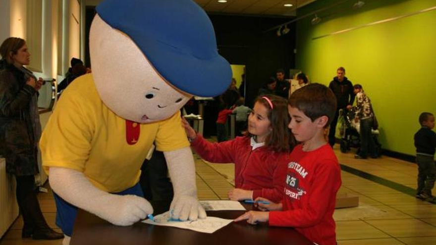 Los actos del Día del Libro en Laviana arrancan con Caillou