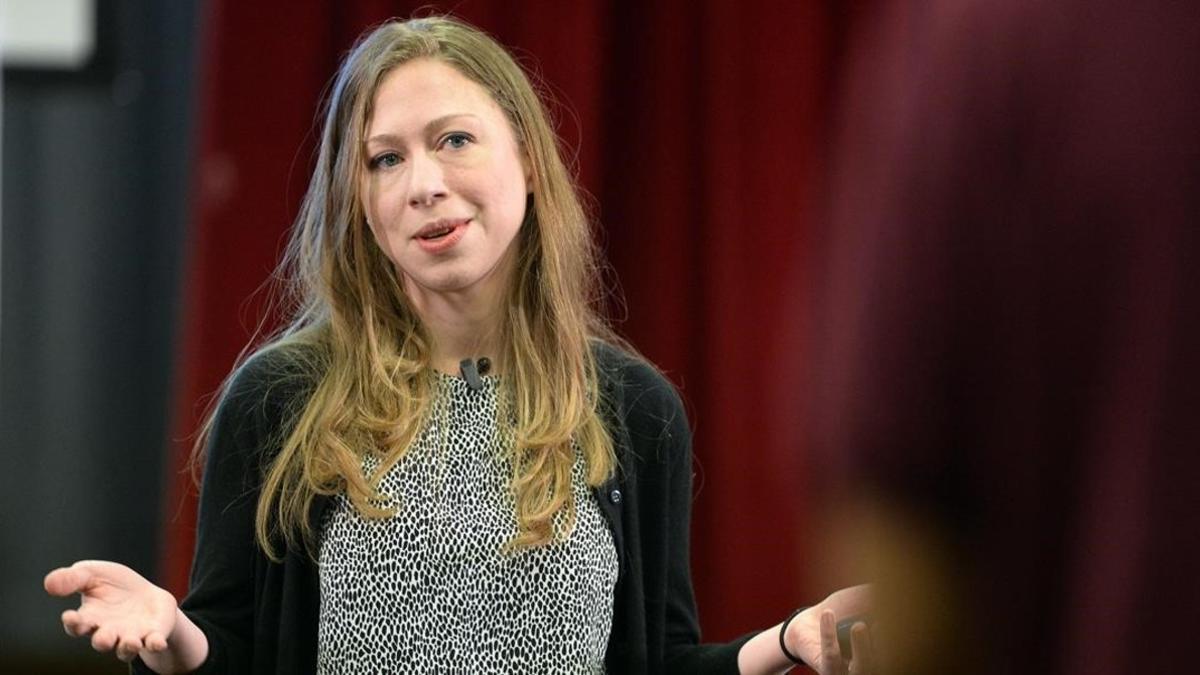 Chelsea Clinton sale en defensa del hijo de Donald Trump