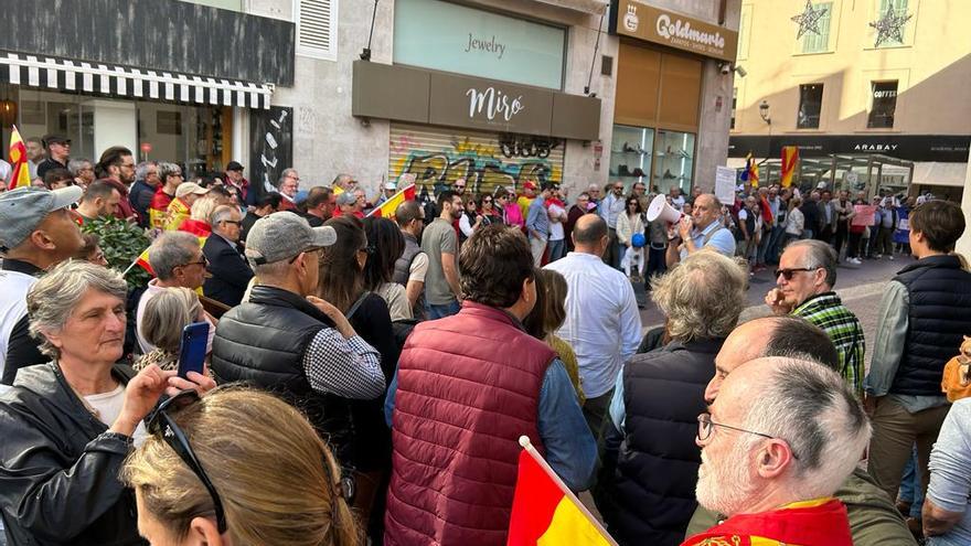 Protestas contra la amnistía ante la sede del PSOE en Palma
