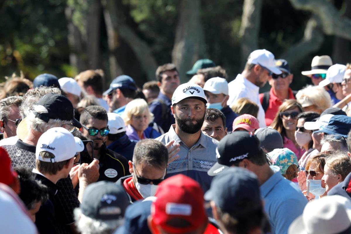 Los aficionados visitan Valderrama con ganas de seguir a Rahm en su visita con el LIV Golf junto al Open de España