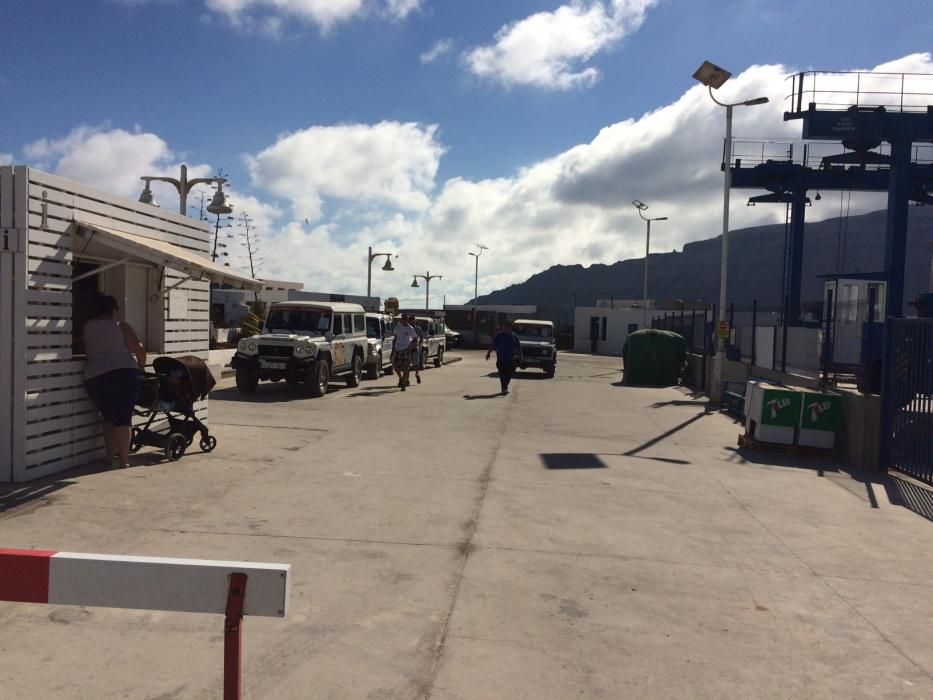 Paro histórico de los 'jeep safari' en La Graciosa