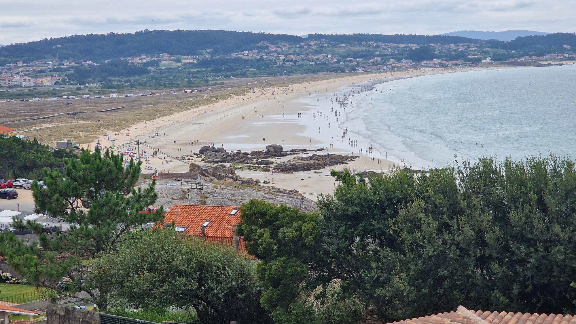 La boda de Serafín y Zaira en la finca La Atlántida, en el Concello de O Grove.