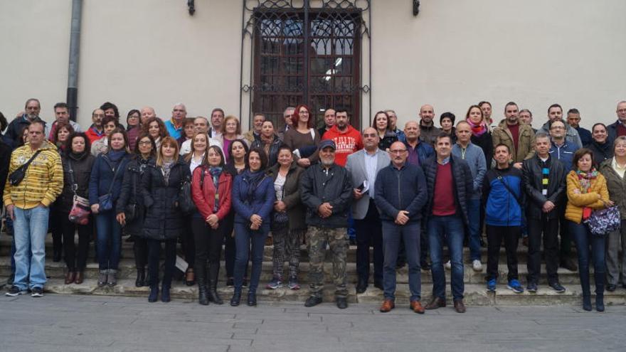 Imagen de los trabajadores que se han incorporado hoy a la plantilla del Ayuntamiento por seis meses