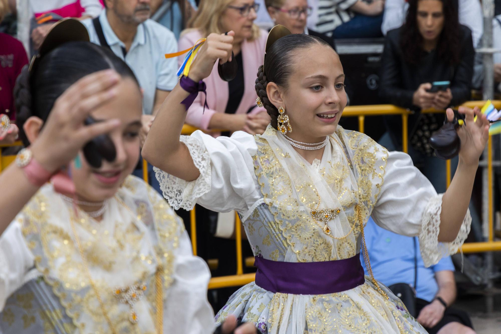 La indumentaria de Paula Nieto y la corte infantil en la "dansà"