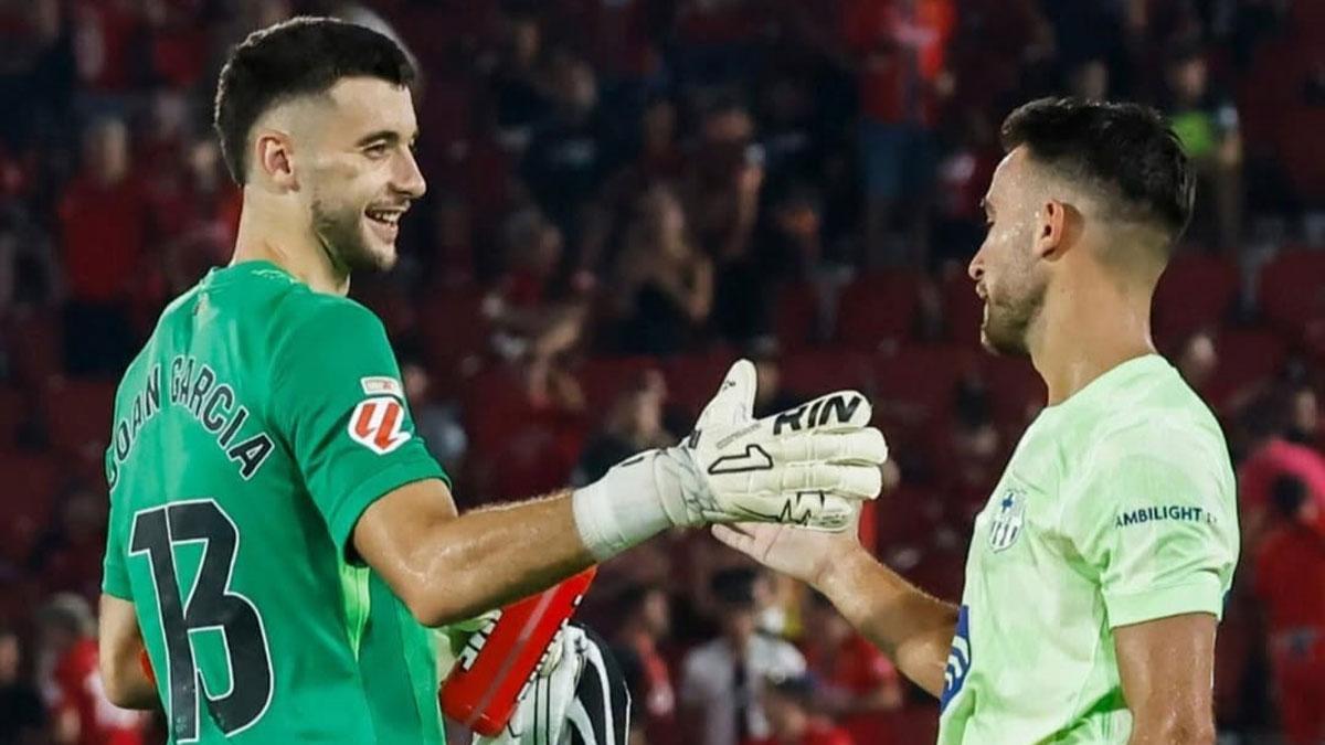 Joan Garcia y Eric se felicitan en Son Moix