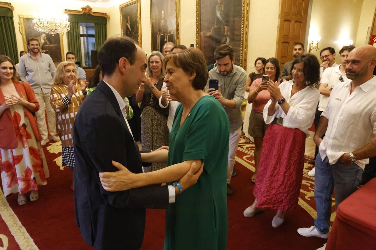 El pregón de Antón Meana para abrir la Semana Grande de Gijón, en imágenes El pregón de Antón Meana para abrir la Semana Grande de Gijón, en imágenes