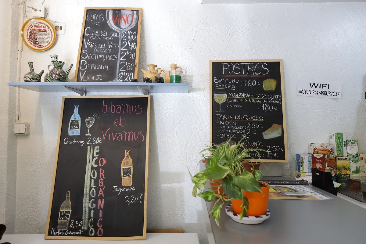 En imágenes | De todos, el bar del centro de Zaragoza que triunfa con comida casera para llevar a buen precio