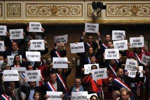 La moció de censura contra el Govern francès fracassa per només 9 vots