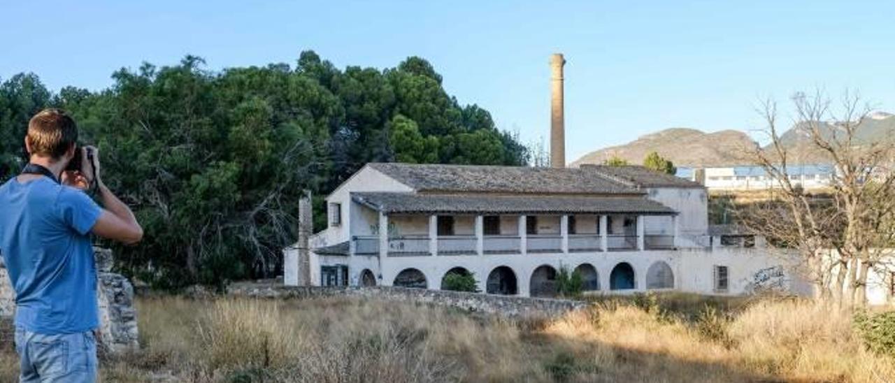 El pintoresco complejo hotelero y deportivo de la finca El Molino de Sax vivió su momento de mayor apogeo en la década de los años 70.