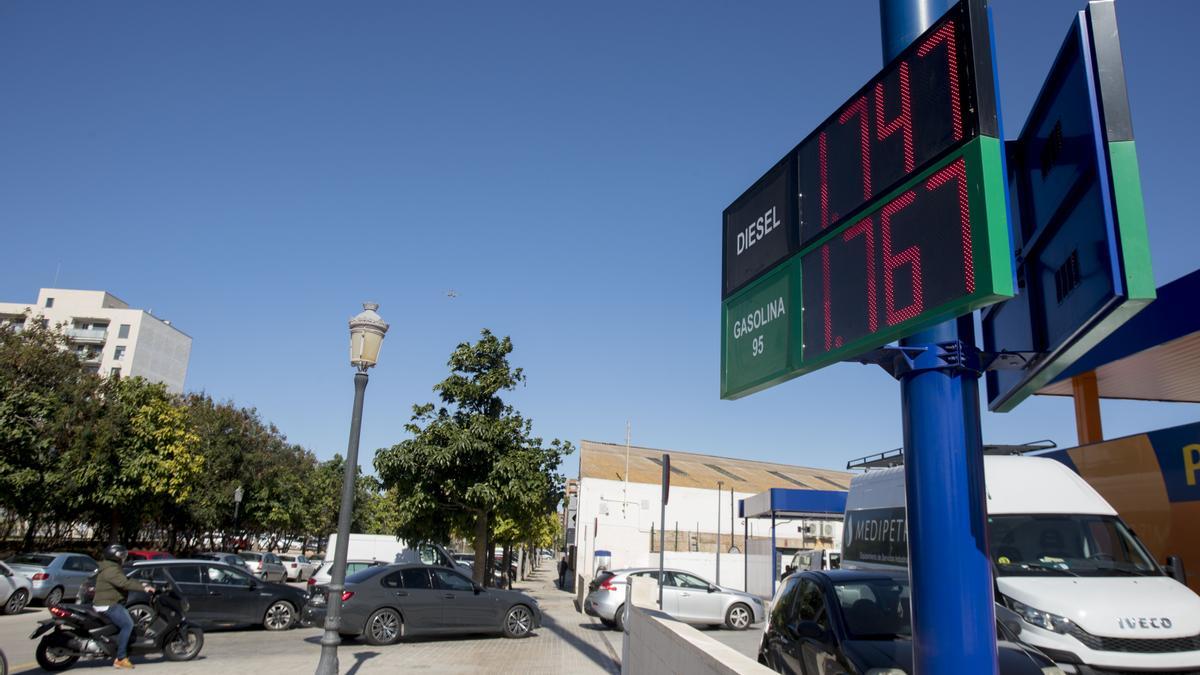 Gasolinera en València en una imagen de archivo