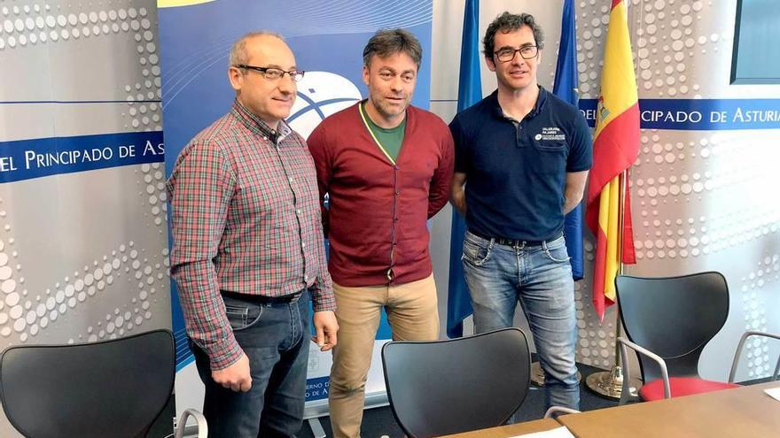 Jorge Fernández, Ramón Tuero y Javier Martínez, ayer, en la presentación del balance de la temporada de esquí.