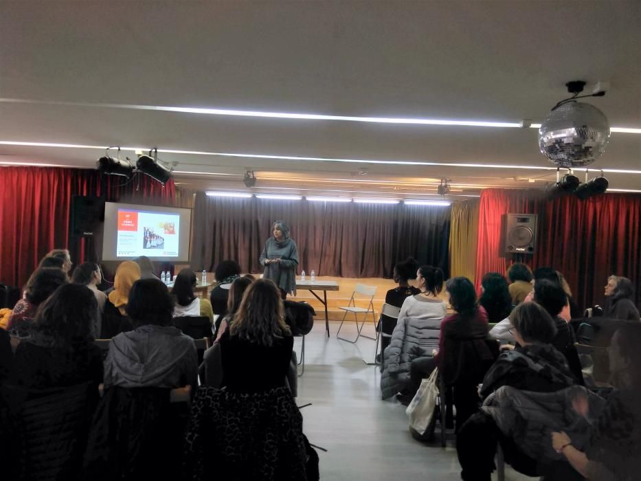 Rosa Negre, mosso d'esquadra, representant de la Taula provincial de prevenció dels Matrimonis Forçats i Mutilació genital femenina a Figueres