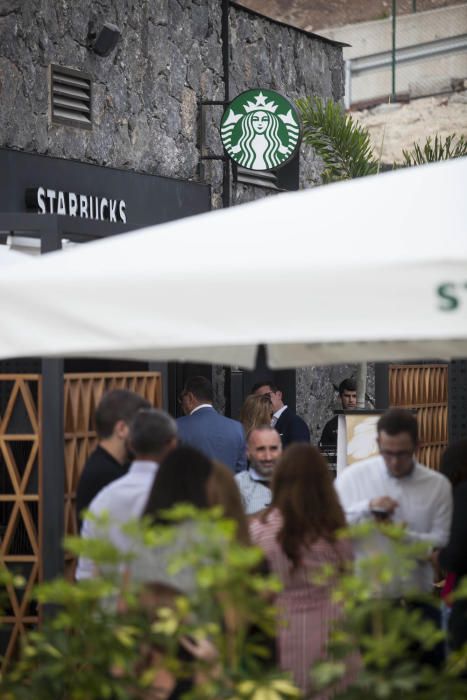 Starbucks inaugura su primera tienda en Tenerife, en el Siam Mall