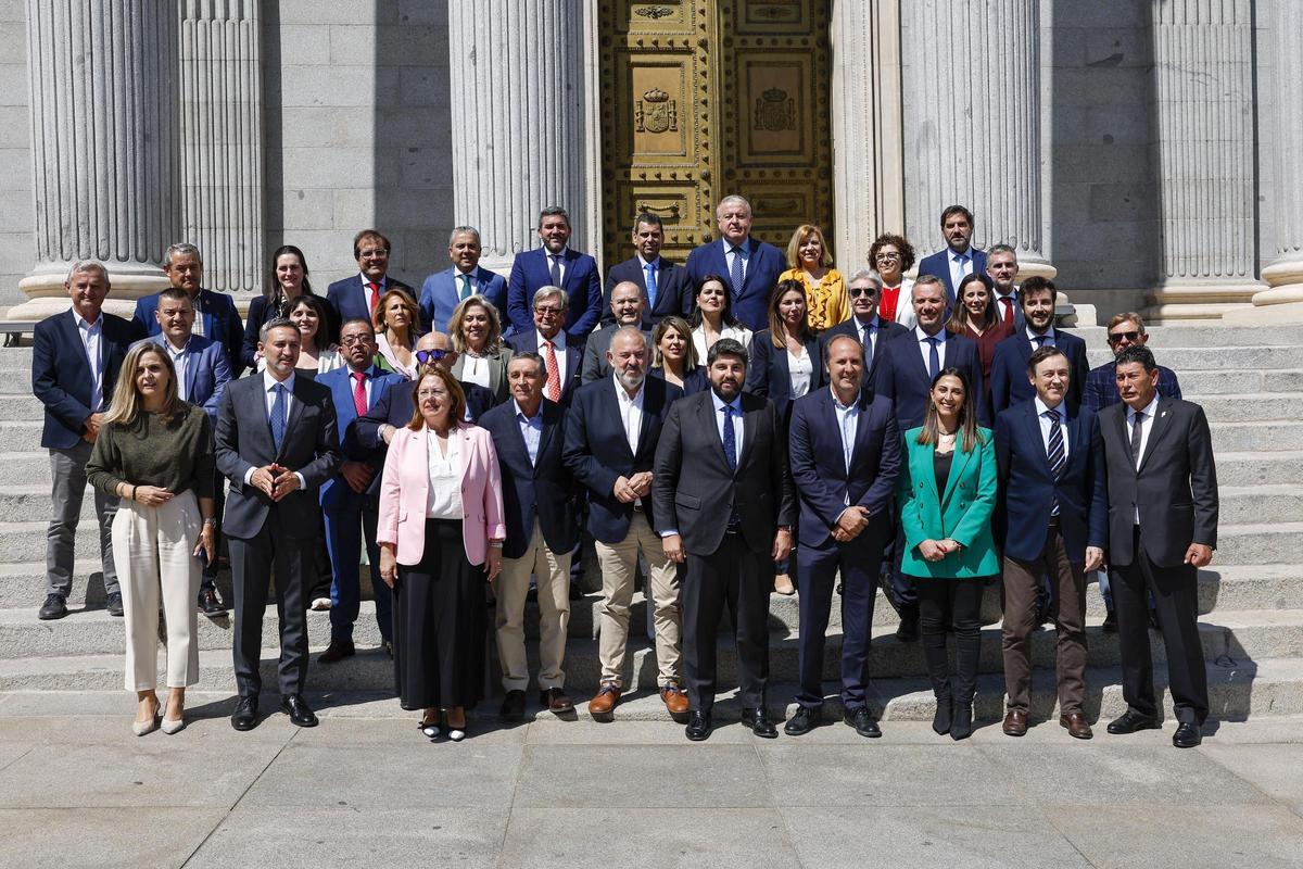 La comitiva murciana en el Congreso contó con la presencia del presidente del Scrats, Lucas Jiménez.