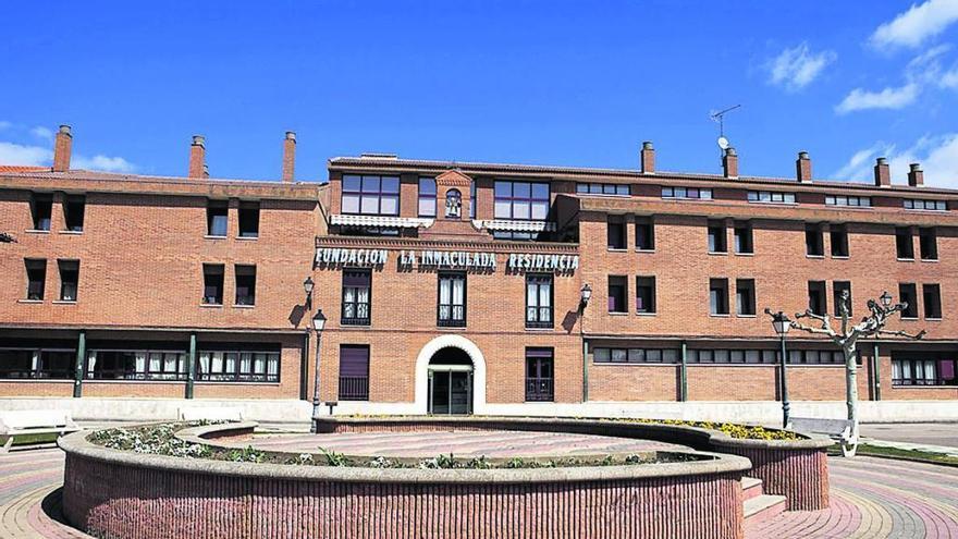 Exterior de la residencia La Inmaculada de Villalpando. |