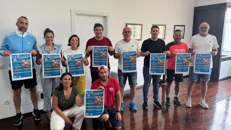 Autoridades y representantes de los clubs y de la fundación durante la presentación. | FdV