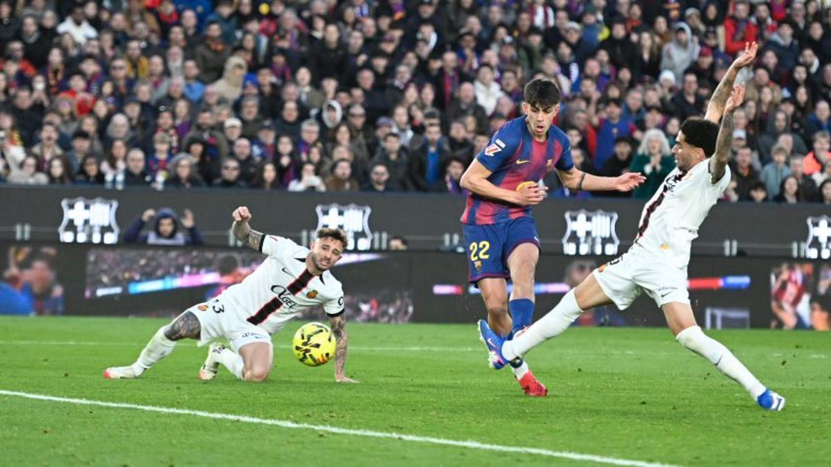 Marc Bernal anota el tercer gol del Barça, el primero de su carrera.