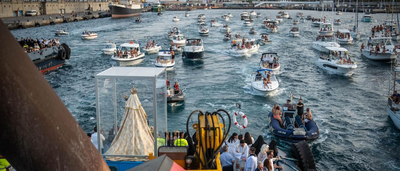 Santa Cruz reivindica el mar en el Día de la Virgen del Carmen