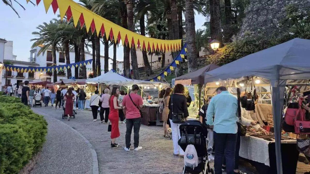 Mercado medieval en la pasada edición de las fiestas del barrio de La Villa de Cabra.
