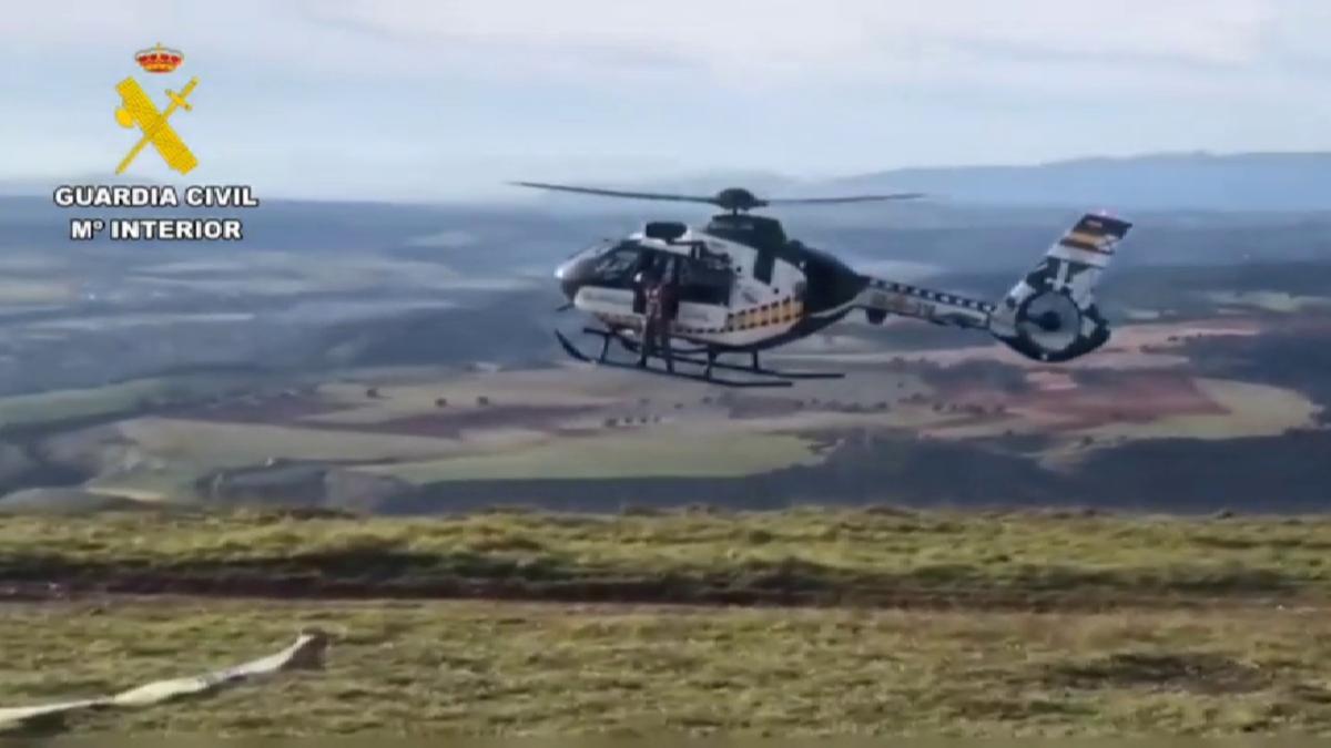 Mueren dos personas al estrellarse con una avioneta en Guadalajara.