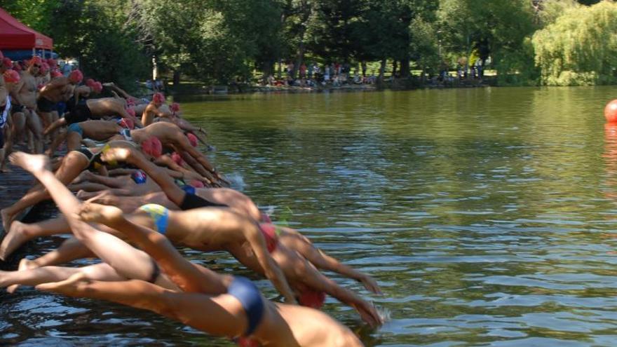 Participants d&#039;una edició passada de la travessia de l&#039;estany