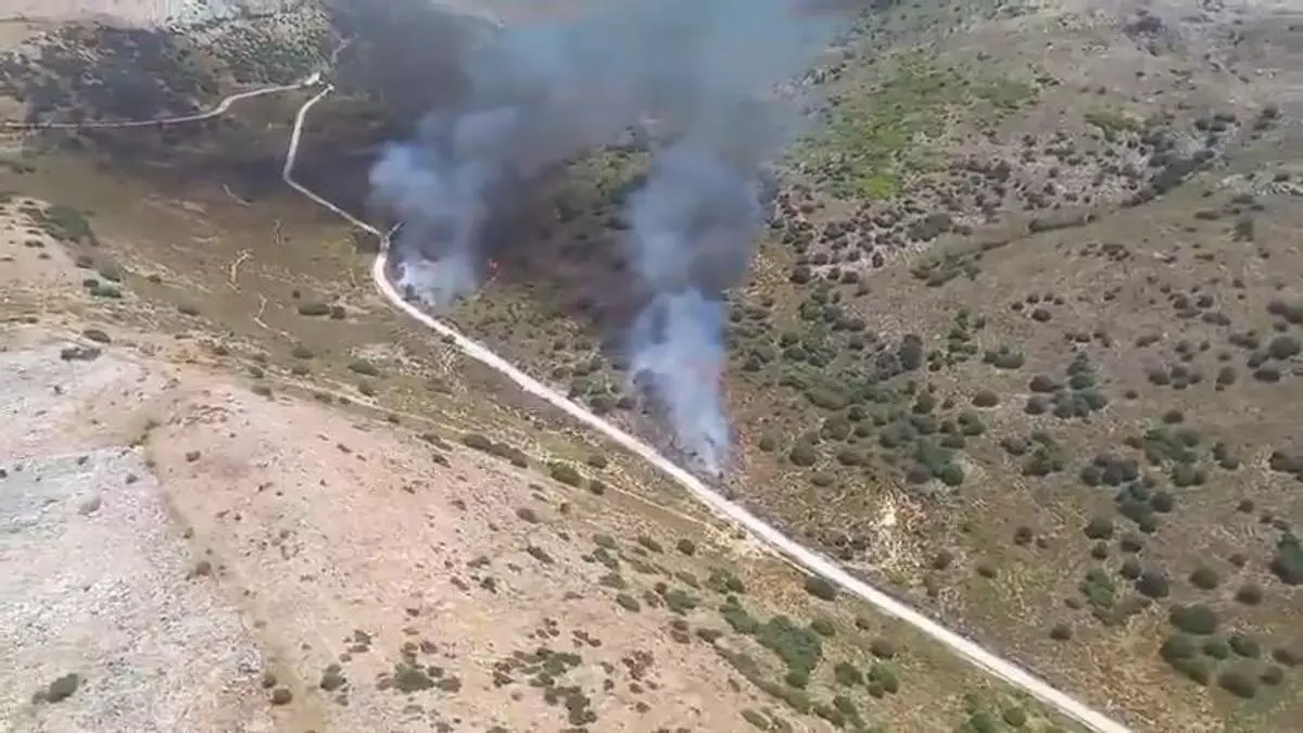 Extinguido el incendio forestal en Alpandeire: movilizados 5 helicópteros para su extinción
