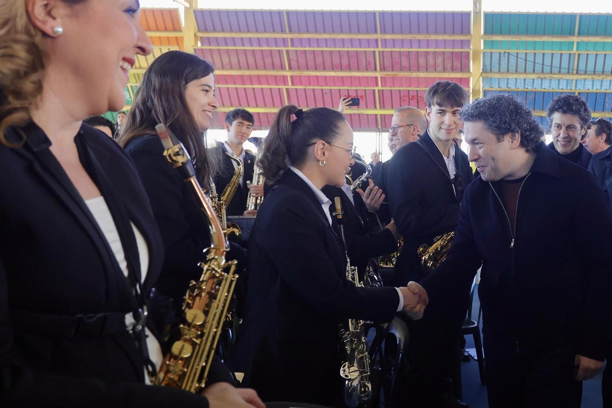 Dudamel vuelve a dirigir bandas de música en Castellar-l'Oliveral