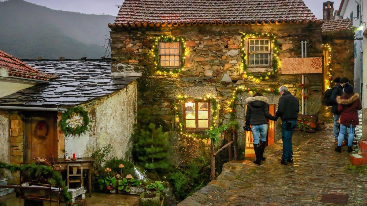 Esta 'Aldea de Navidad' sostenible sorprende por su transformación durante esta época.