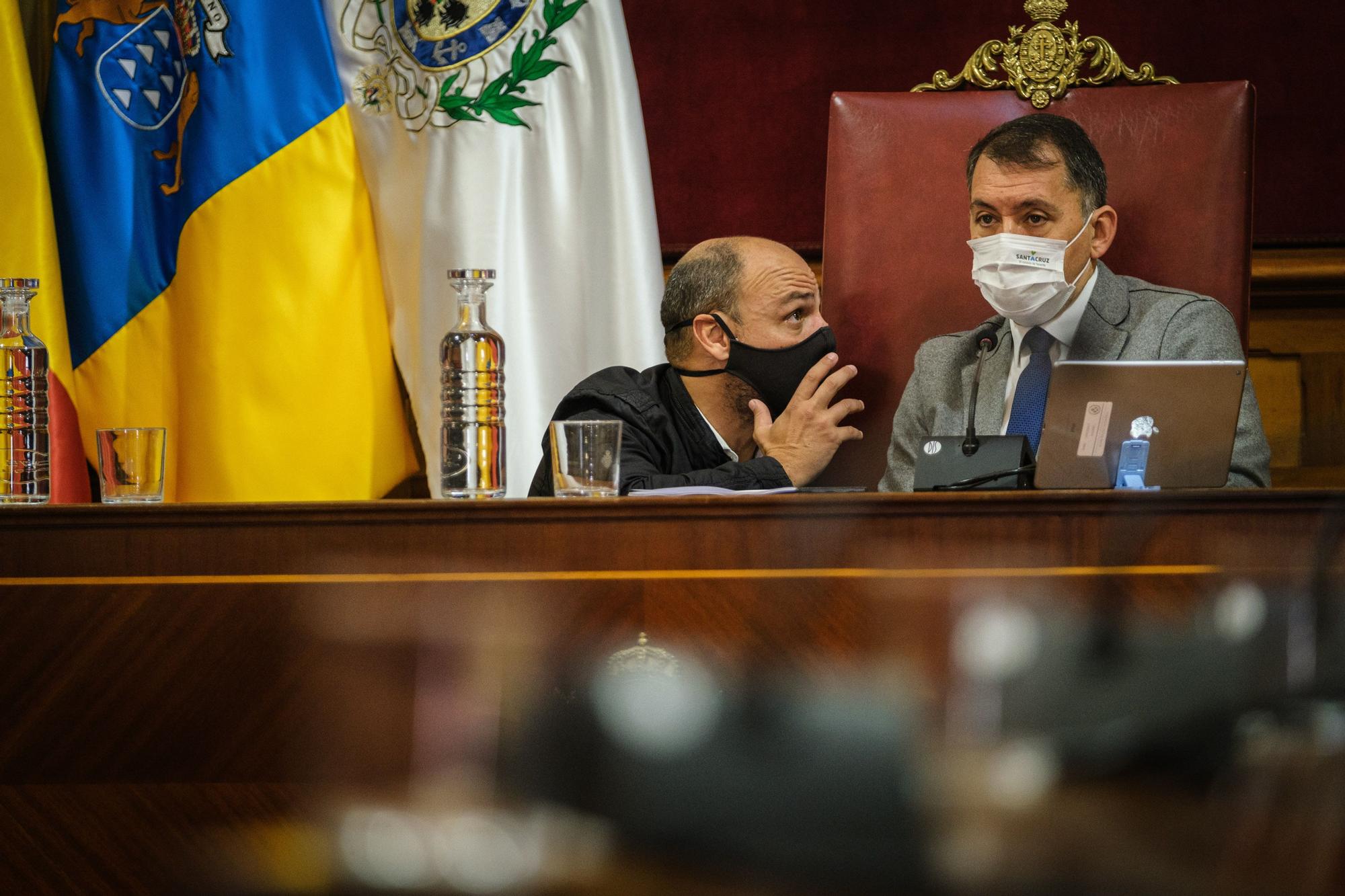 Pleno extraordinario del Ayuntamiento de Santa Cruz