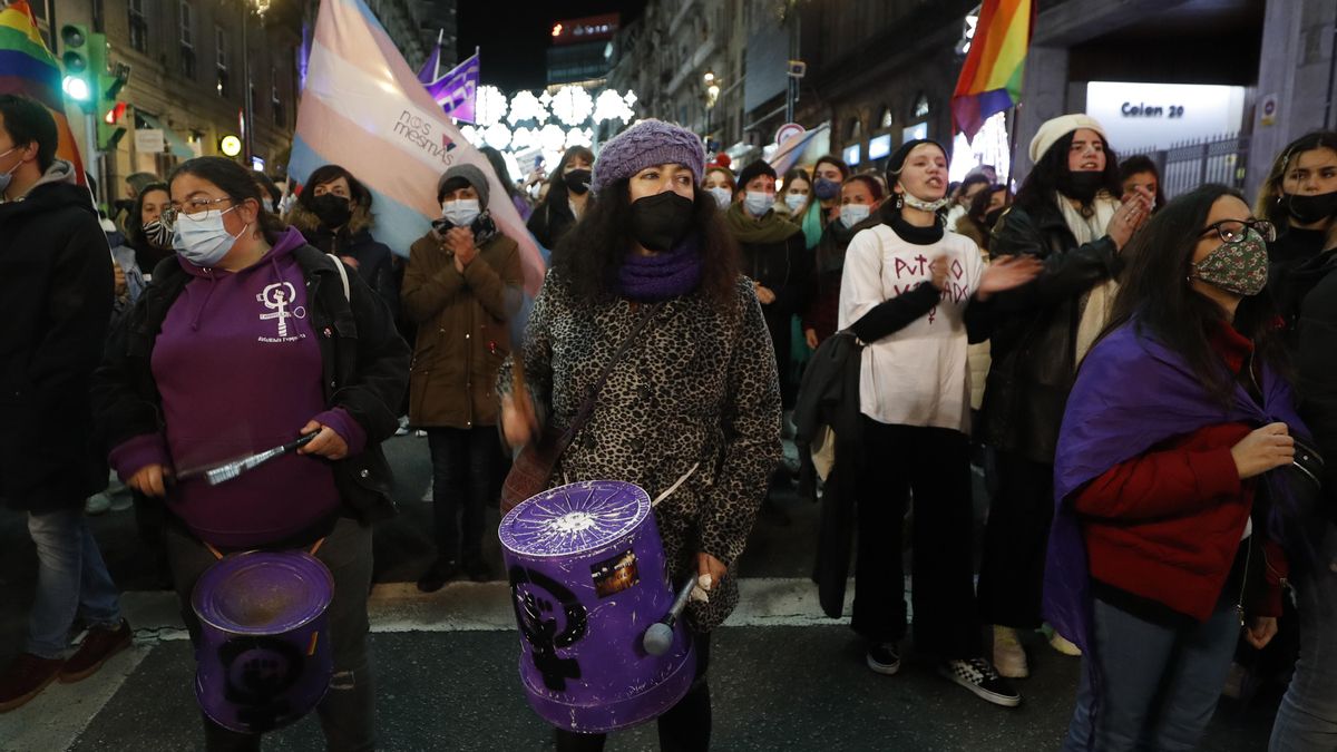 25N: Galicia salió a la calle vestida de morado