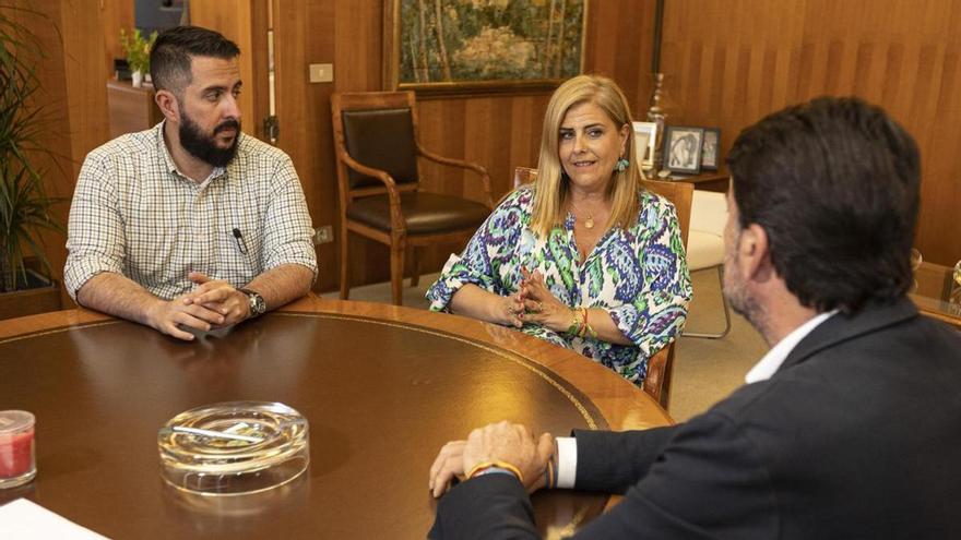 Vox fuerza a Barcala a asistir una reunión para desbloquear el presupuesto de Alicante