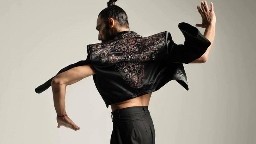 Palomo Spain se atreve con el vestido de una de las mayores estrellas del flamenco